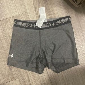 Under armour shorts!! Good condition :)